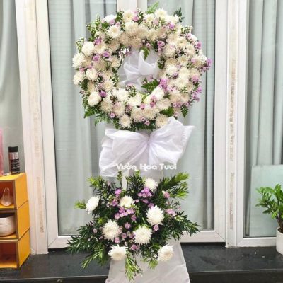 Mẫu lãng hoa chia buồn kết hợp màu trắng và tím